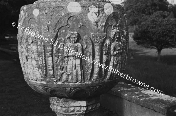 MOORE ABBEY  DETAILS OF FONT